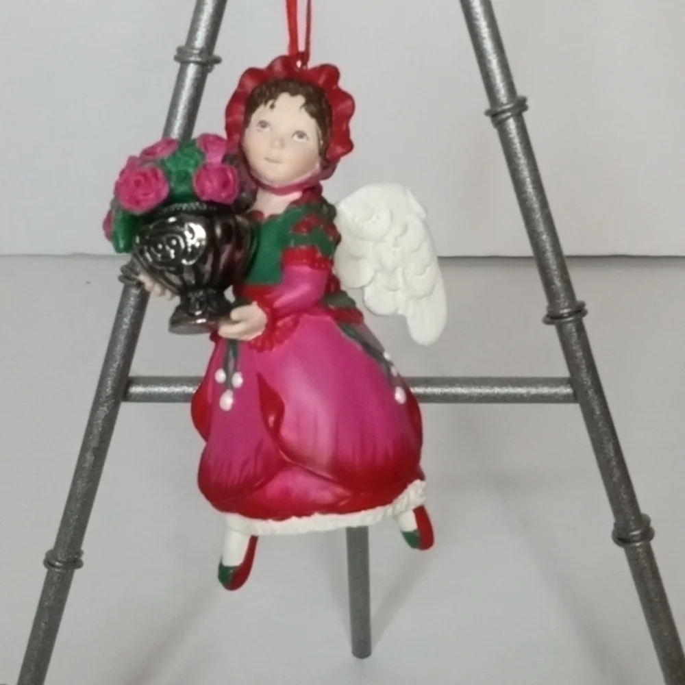 Hallmark KEEPSAKE Christmas Ornament Collector's Series - Rose Angel - 1999,